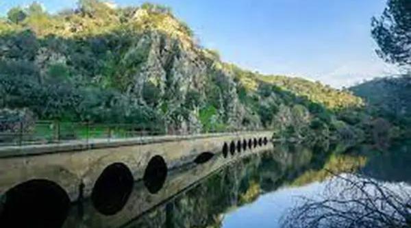 Alquiler de piragua en el embalse de picadas