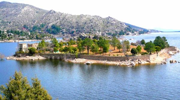 kayak alrededor del castillo del burguillo