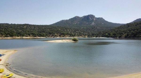 Playa virgen de la nueva, en el Pantano de San Juan